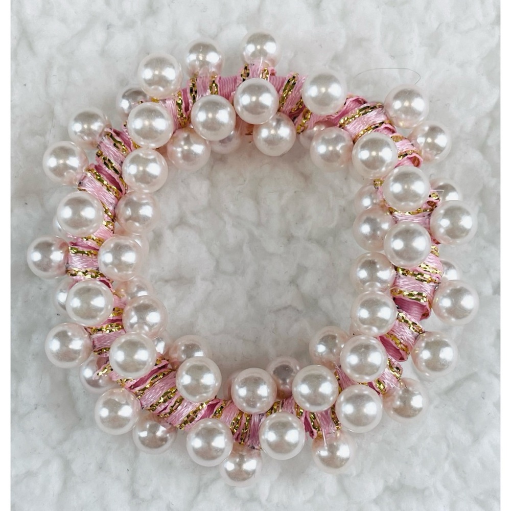 (NWOT) 3-Piece Pearl and Flower Hair Tie Set - Picture 11 of 13